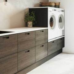 Eg, vild finér, skiffer brun lak. Profil 30x150