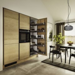 Eg, kvartskåret finér, natur lak. Profil L4