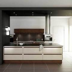 Hvid højglans laminat, valnød klar lak. Profil in-line 30