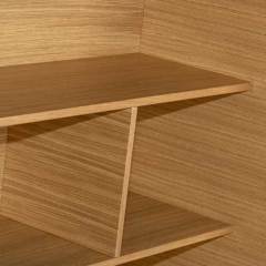 Reol vandret med hylder og skillerum