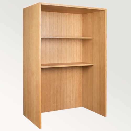 Finer-reol-køkken Kaffereolen laves på mål og giver et stilfuldt udtryk i det moderne køkken. Reolen kan udføres i 16 og 19 mm finér, linoleum eller laminat. Du bestemmer selv antallet af hylder og deres placering, om reolen skal have bund, samt om der skal indfræses lys i sider eller top.